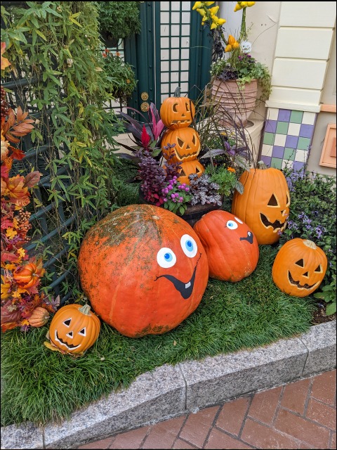 イクスピアリ ハロウィーンのパンプキン飾り