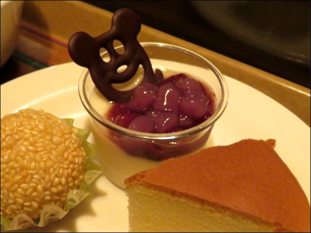 杏仁豆腐（ヴォルケイニア・レストラン）