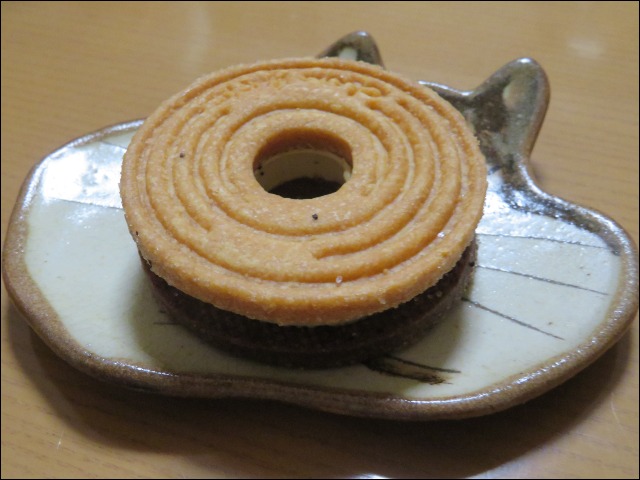 こだわりすぎの日牟禮ドーナツ 裏面（クラブハリエ）