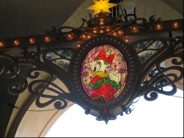ミラコスタ通りデイジー装飾（ディズニー・クリスマス 2022）