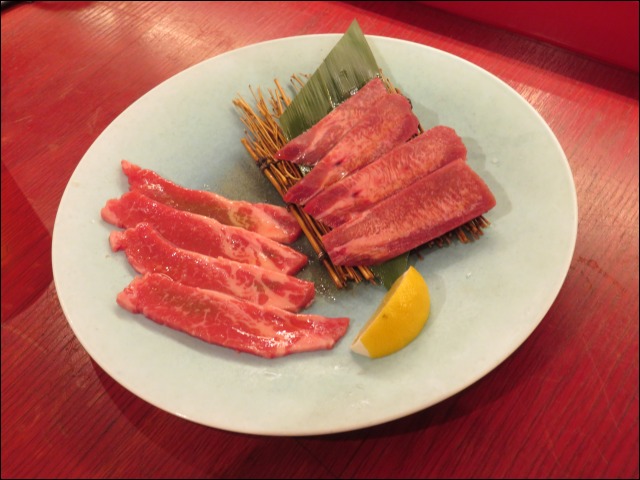タンと中落ちカルビ（焼肉トラジ）