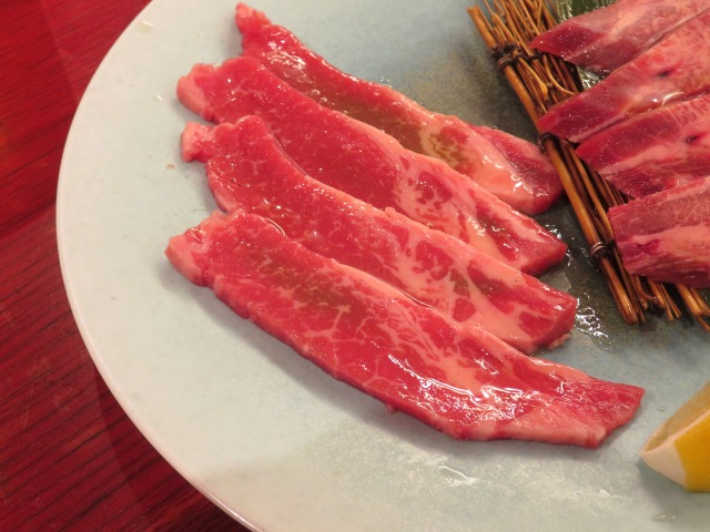 半分中落ちカルビ（焼肉トラジ）