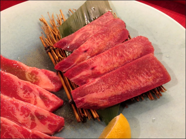 半分タン（焼肉トラジ）