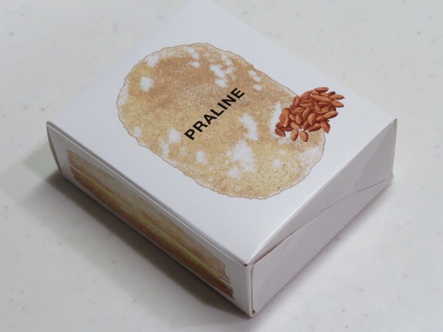 DACQUOISE アーモンドプラリネ 箱（La crème au beurre）