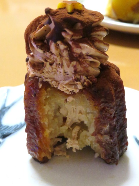 カヌレ ショコラ 断面（Bon Bon Butter）