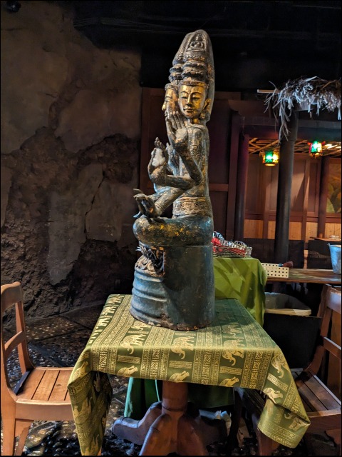 入店後の像（モンスーンカフェ）