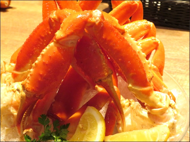ズワイガニ 足アップ（RED LOBSTER）