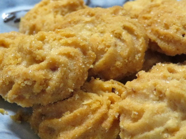 ピーナッツクッキー アップ（クラブハリエ）