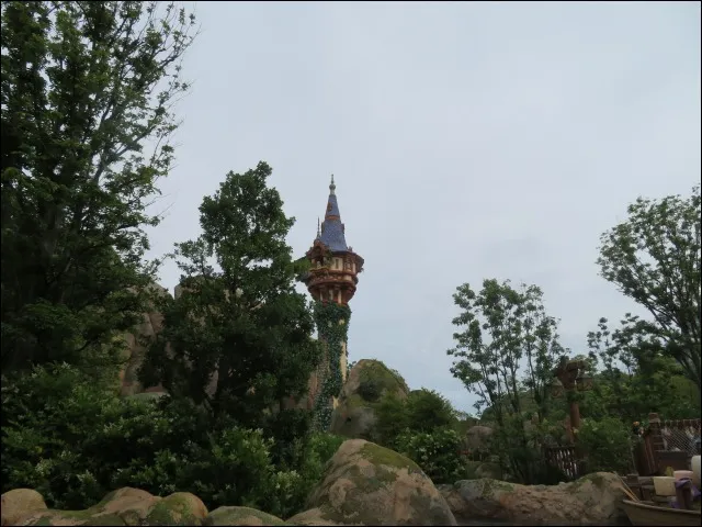 ラプンツェルの塔遠景（ラプンツェルのランタンフェスティバル）