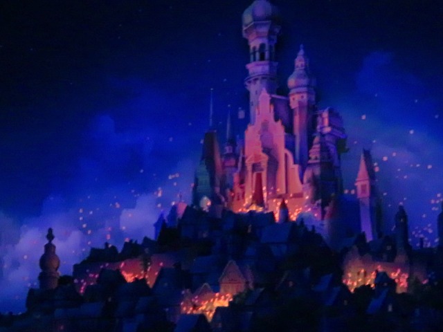コロナ王国とランタン 遠景（ラプンツェルのランタンフェスティバル）