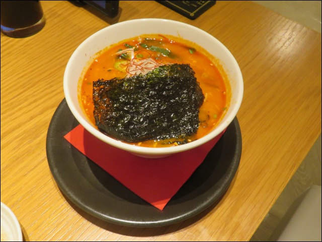 ユッケジャン麺（焼肉トラジ）
