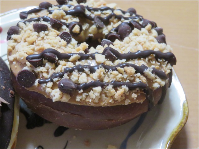 チョコ キャラメル クランチ アップ（クリスピー・クリーム・ドーナツ）