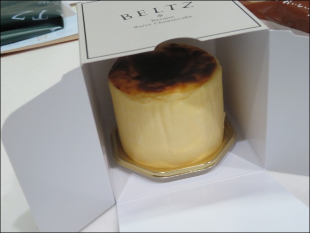 バスクチーズケーキ 箱出し（BELTZ）