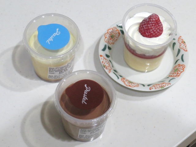 なめらかプリン、なめらかショコラプリン、苺のショートケーキプリン（PASTEL）