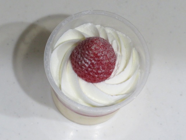 苺のショートケーキプリン 上面（PASTEL）