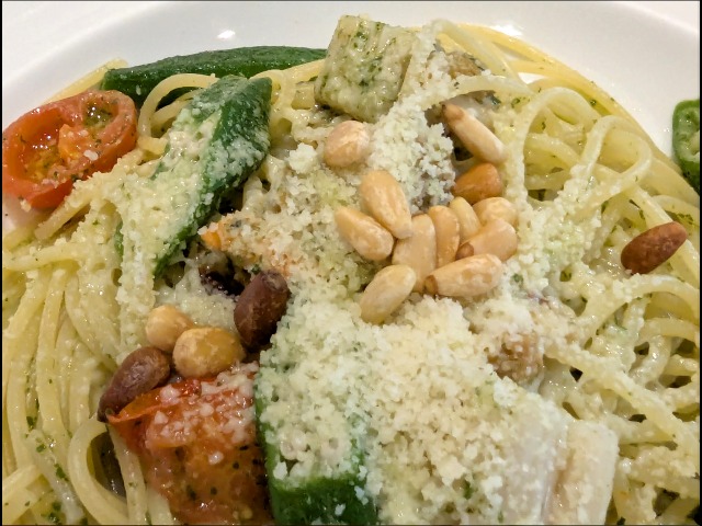 帆立とオクラのジェノベーゼ アップ（Mare Cucina）