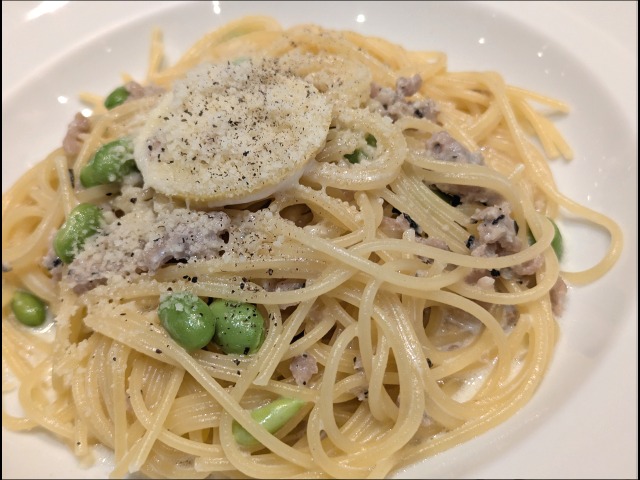 サルシッチャのレモンクリーム アップ（Mare Cucina）