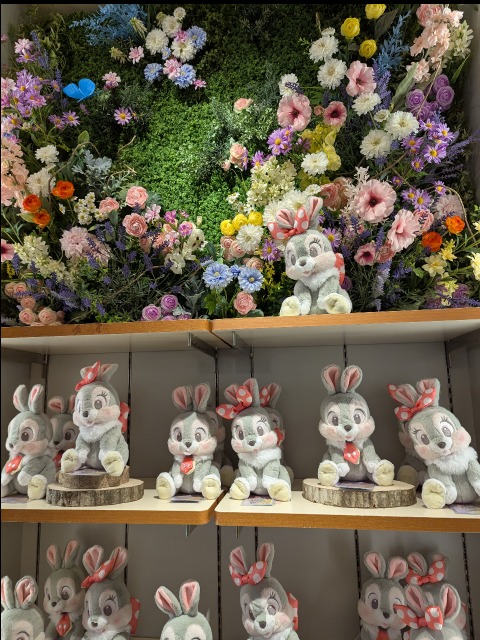 ユニベスティーズ（ディズニーストア）