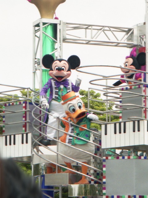 ミッキー、ミニー、ドナルド（Dポップ・マジック！）
