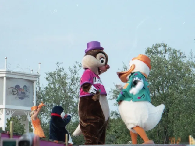 デールとドナルド（Dポップ・マジック！）