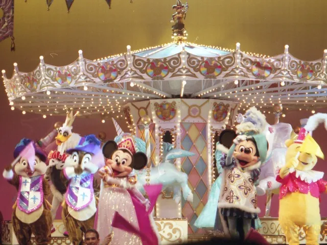 チップとデール、ミニー、ミッキー、プー（ワンス・アポン・ア・マウス）