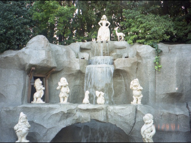 白雪姫の湧き水（ファンタジーランド）
