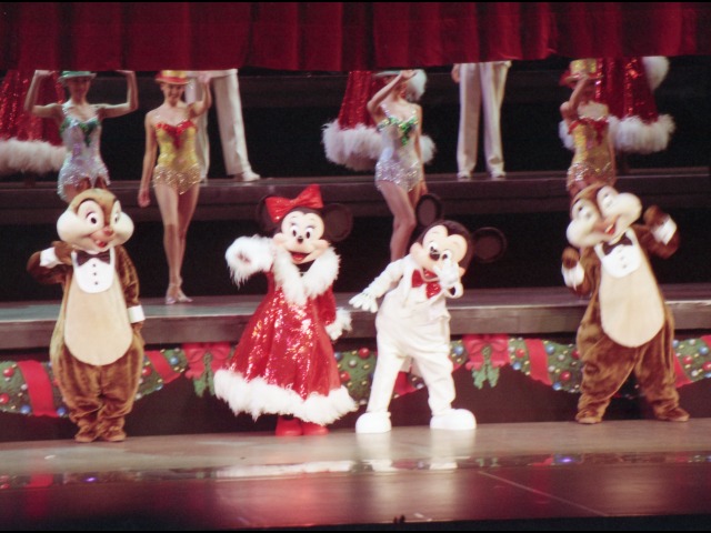 デール、ミニー、ミッキー、チップ（アンコール！ クリスマスバージョン）