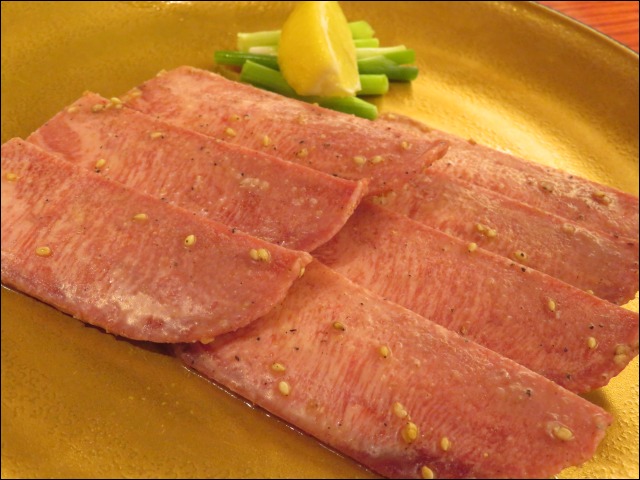 タン塩 Tカット（焼肉トラジ）