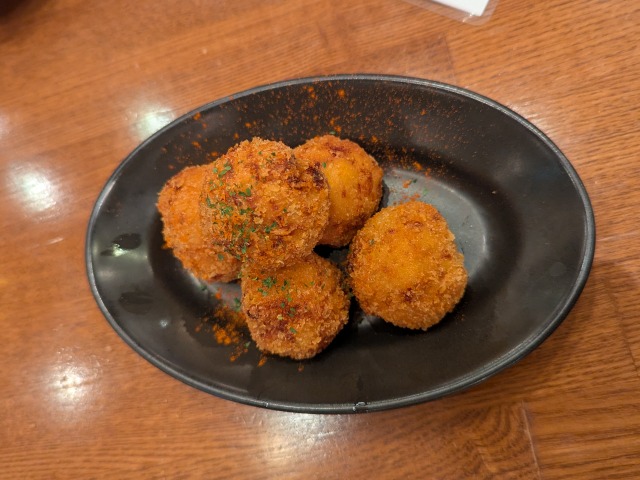 生ハムのクリームコロッケ（バル・リカ・セルヴェッサ）