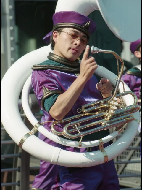 チューバ（ディスカバリー・ミュージック・トゥループ）