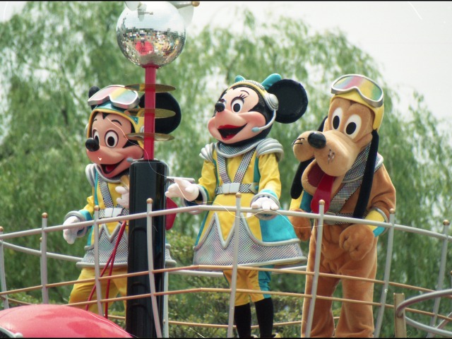 ミッキー、ミニー、プルート（バズ・ライトイヤー夏の大作戦）