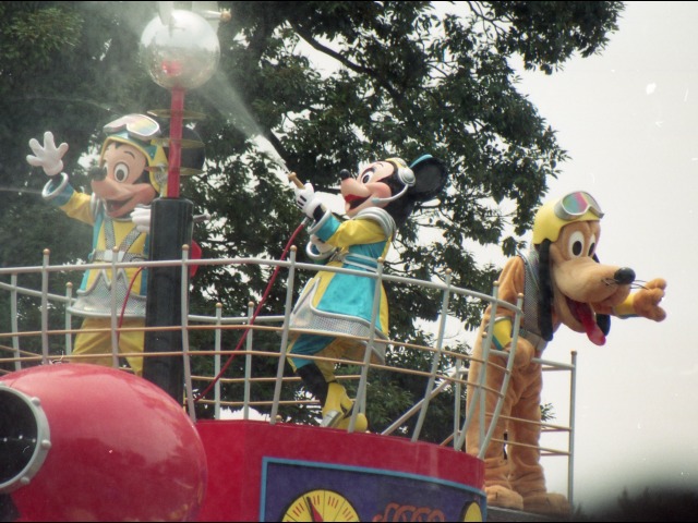 ミッキー、ミニー、プルート（バズ・ライトイヤー夏の大作戦）