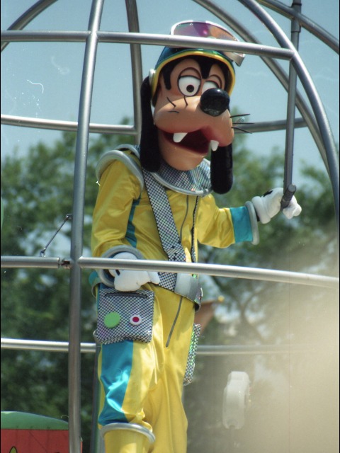 グーフィー（バズ・ライトイヤー夏の大作戦）