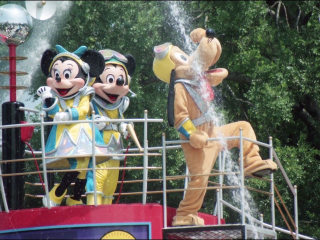 ミニー、ミッキー、プルート（バズ・ライトイヤー夏の大作戦）