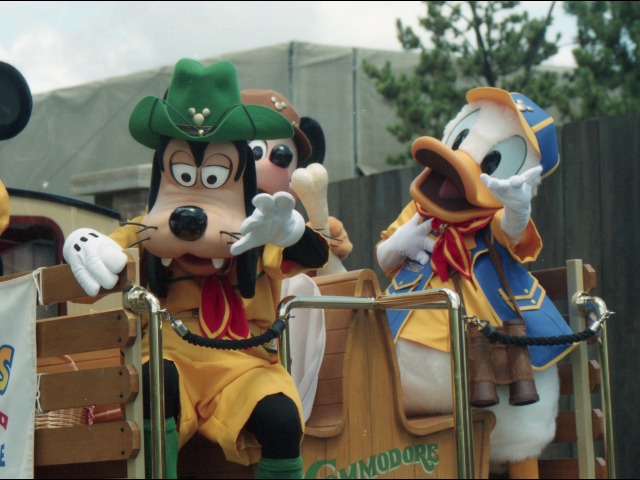 グーフィー、ドナルド（ディズニーキッズ・サマーアドベンチャー）