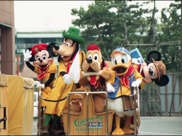 ミニー、グーフィー、プルート、ドナルド、ミッキー（ディズニーキッズ・サマーアドベンチャー）