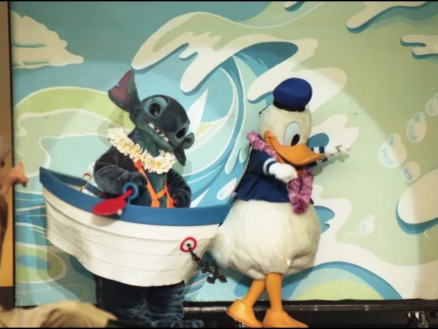 ドナルドとスティッチ（ワンマンズ・ドリームⅡ－ザ・マジック・リブズ・オン）