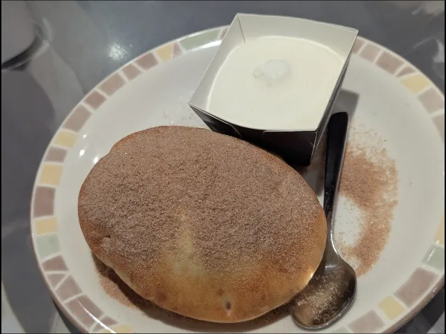 ジェラート＆シナモンフォッカチオ（サイゼリヤ）