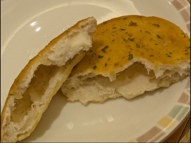 フォッカチオ 断面（サイゼリヤ）