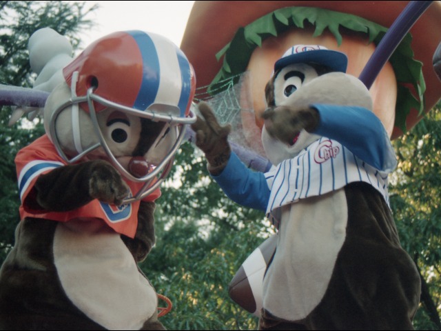 デールとチップ（ディズニー・ハロウィーン・パレード 2004）