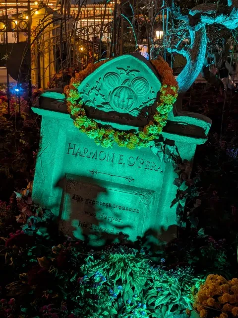 HARMON E. O'PERAの墓（ディズニー・ハロウィーン 2025）