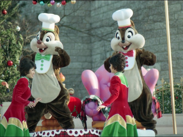 デールとチップ（ミッキーのクリスマスプレゼント）