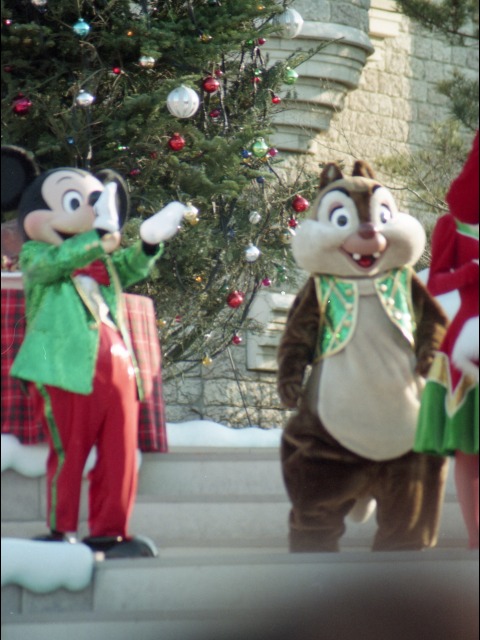 ミッキーとデール（ミッキーのクリスマスプレゼント）