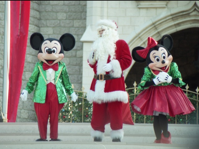 ミッキー、サンタ、ミニー（ミッキーのクリスマスプレゼント）