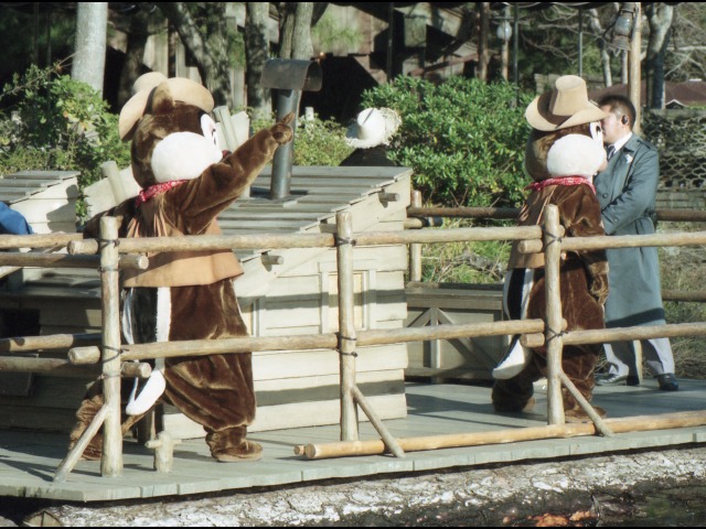 いかだのデールとチップ(ウエスタンランド)