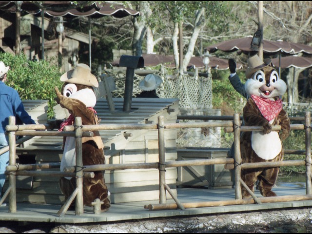 いかだのデールとチップ(ウエスタンランド)