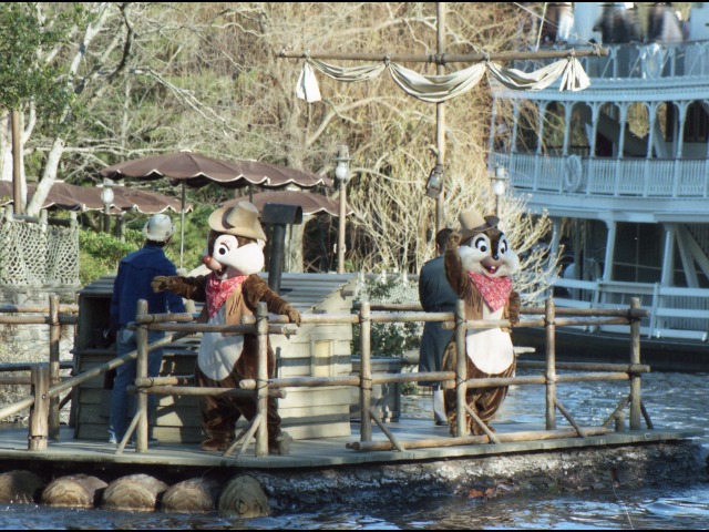 いかだのデールとチップ(ウエスタンランド)