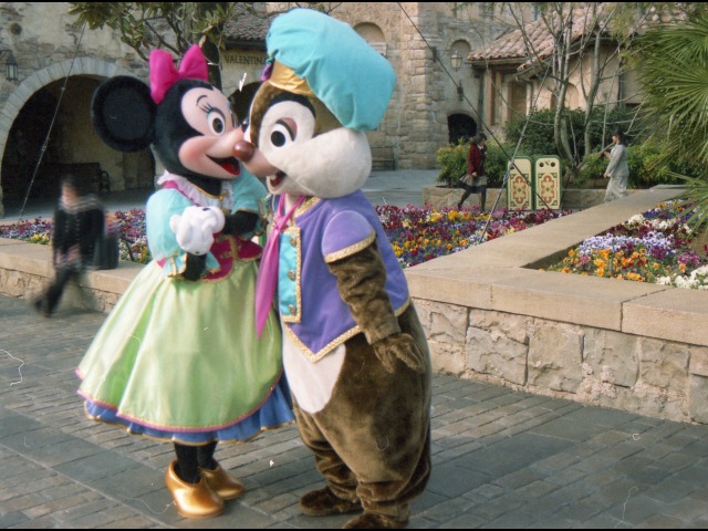 ミニーとデール（エントランス）