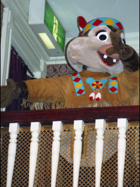 デール（スルーフットスーのダイニング＆ファン）