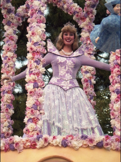 オーロラ(ディズニー・プリンセス・プロセッション“ブーケ・オブ・ラブ”)